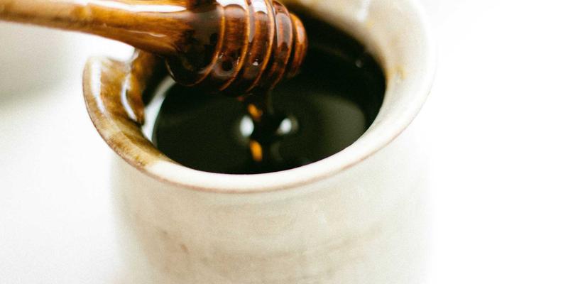 心理声学原理：如何利用人耳听觉特性优化音乐流媒体平台的音频编码与音质